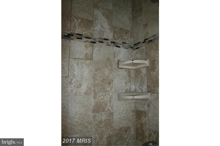 2404 Burridge Road Baltimore, MD 21234 - Photo 7 of 24 Bath