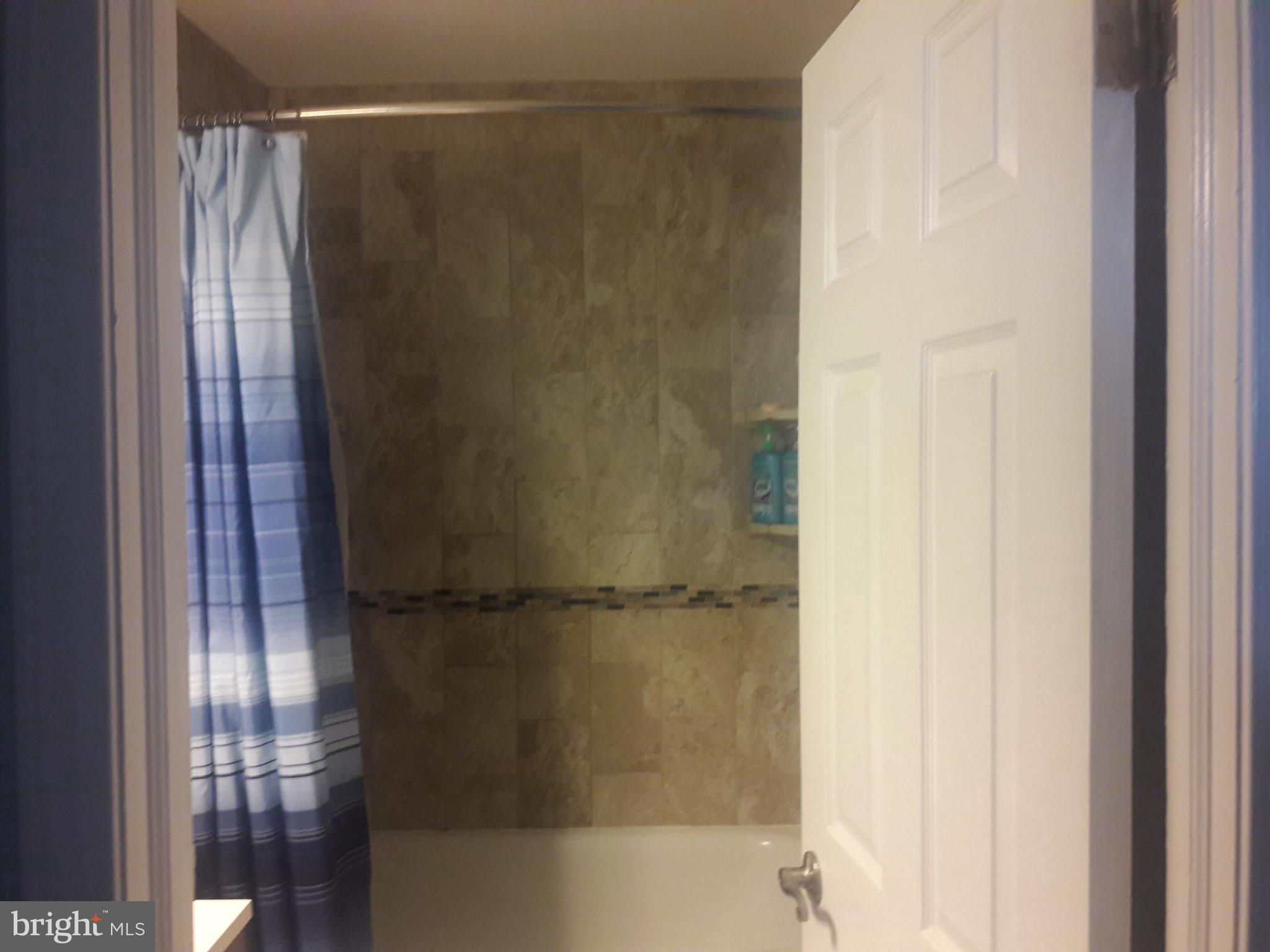 2404 Burridge Road Baltimore, MD 21234 - Photo 8 of 24 Bath