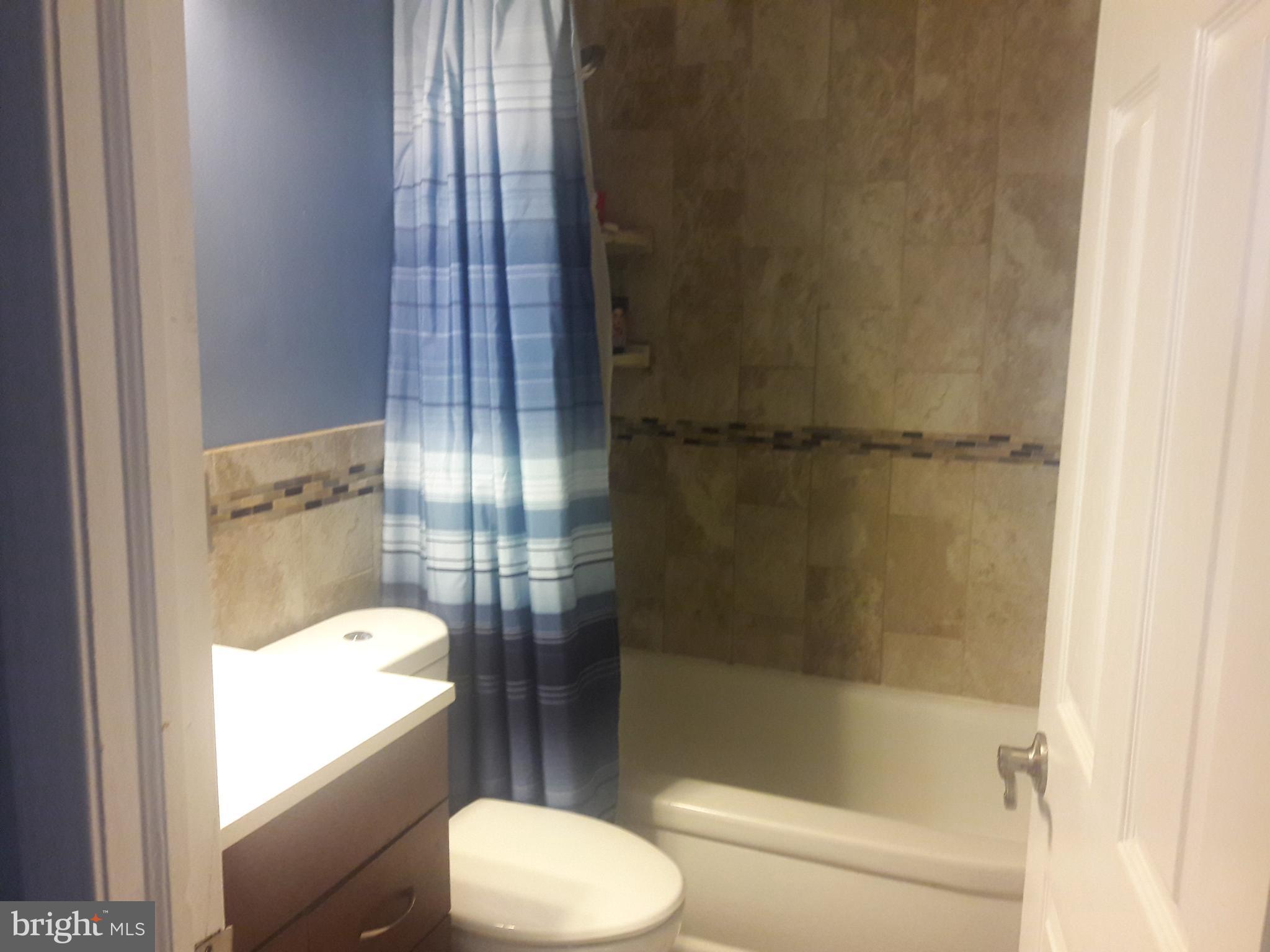 2404 Burridge Road Baltimore, MD 21234 - Photo 10 of 24 Bath