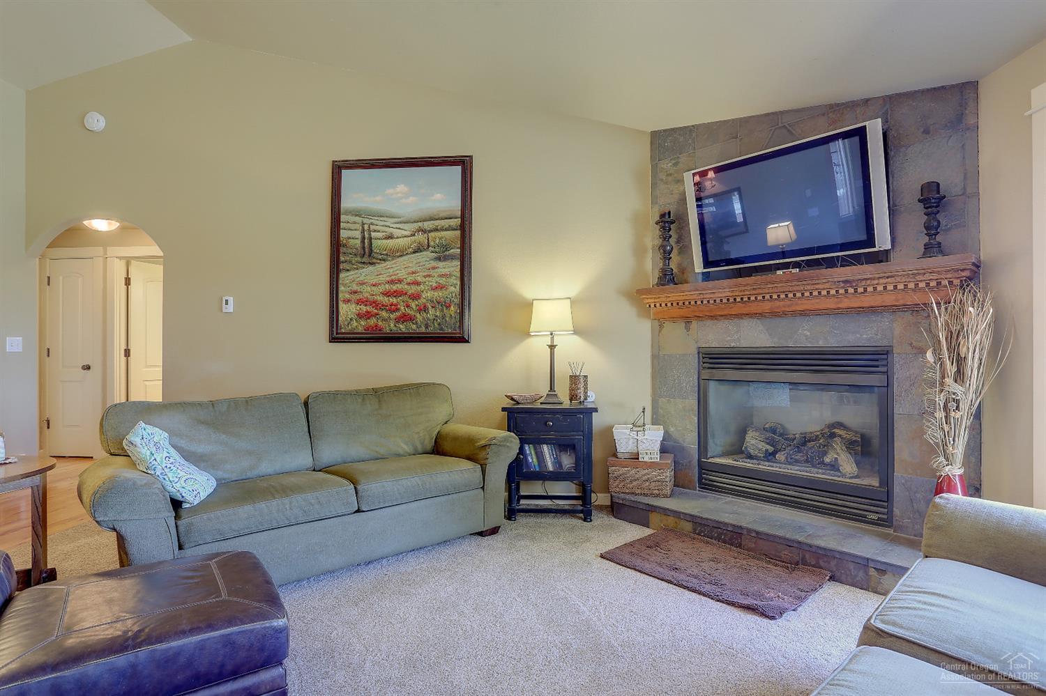 62515 Waugh Road Bend, OR 97701 - Photo 3 of 25 Gallery Image 3