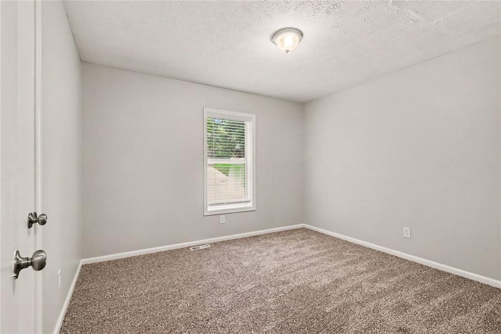 5182 Manitou Way Stone Mountain, GA 30087 - Photo 12 of 28