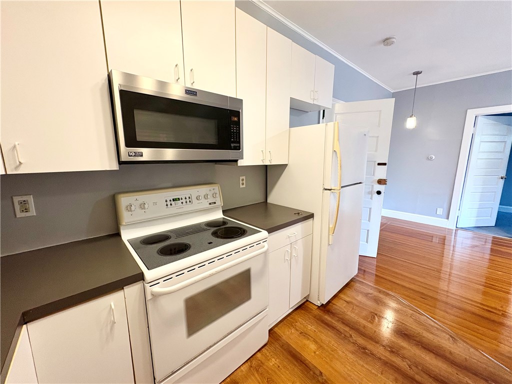 438 Wolcott Avenue, Unit 2 Middletown, RI 02842 - Photo 12 of 23