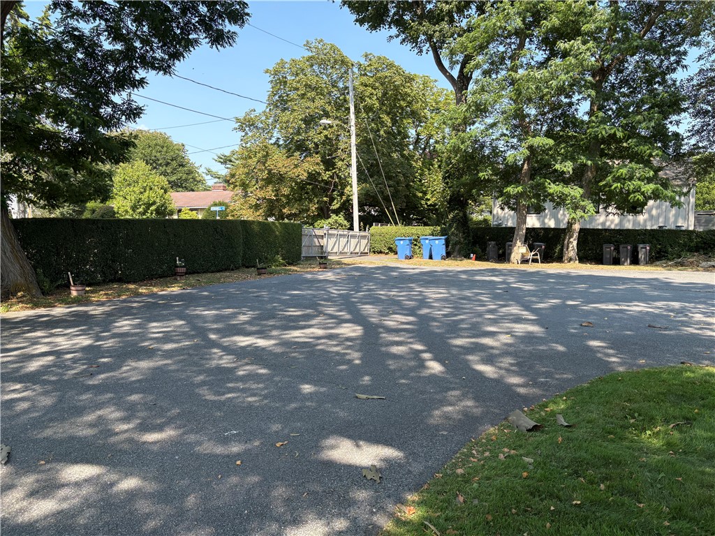 438 Wolcott Avenue, Unit 2 Middletown, RI 02842 - Photo 4 of 23