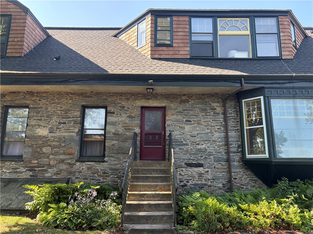 438 Wolcott Avenue, Unit 2 Middletown, RI 02842 - Photo 5 of 23