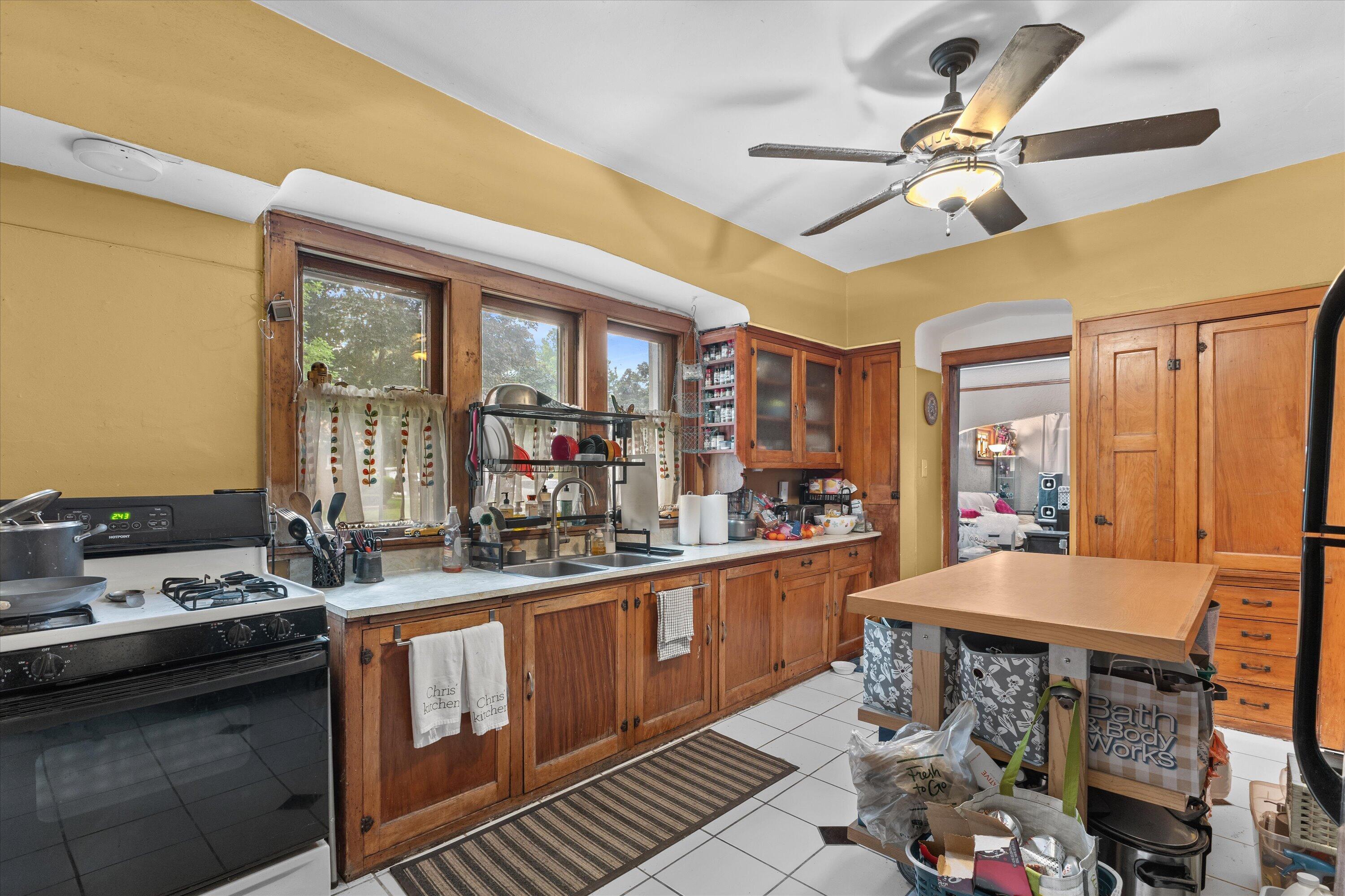 226 East Smith Street, Unit 228 Milwaukee, WI 53207 - Photo 7 of 39 Kitchen-Lower