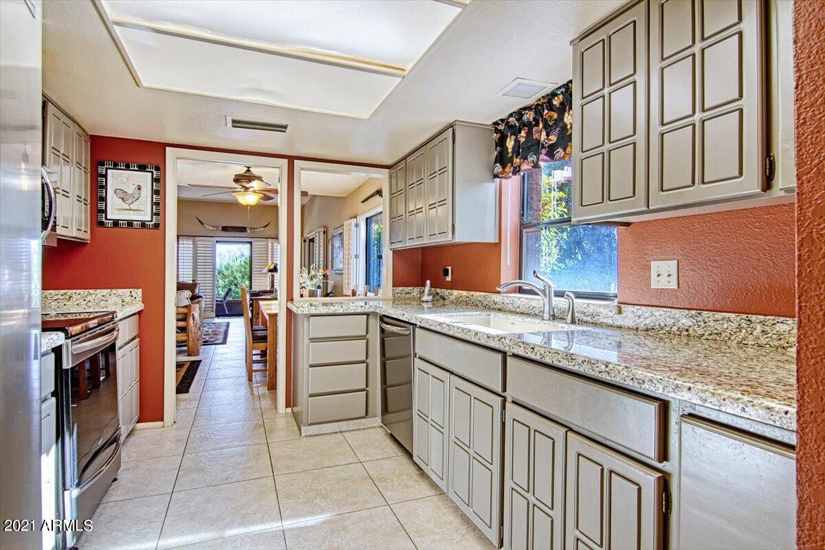 18613 Poco Vista Rio Verde, AZ 85263 - Photo 14 of 34 Granite countertops