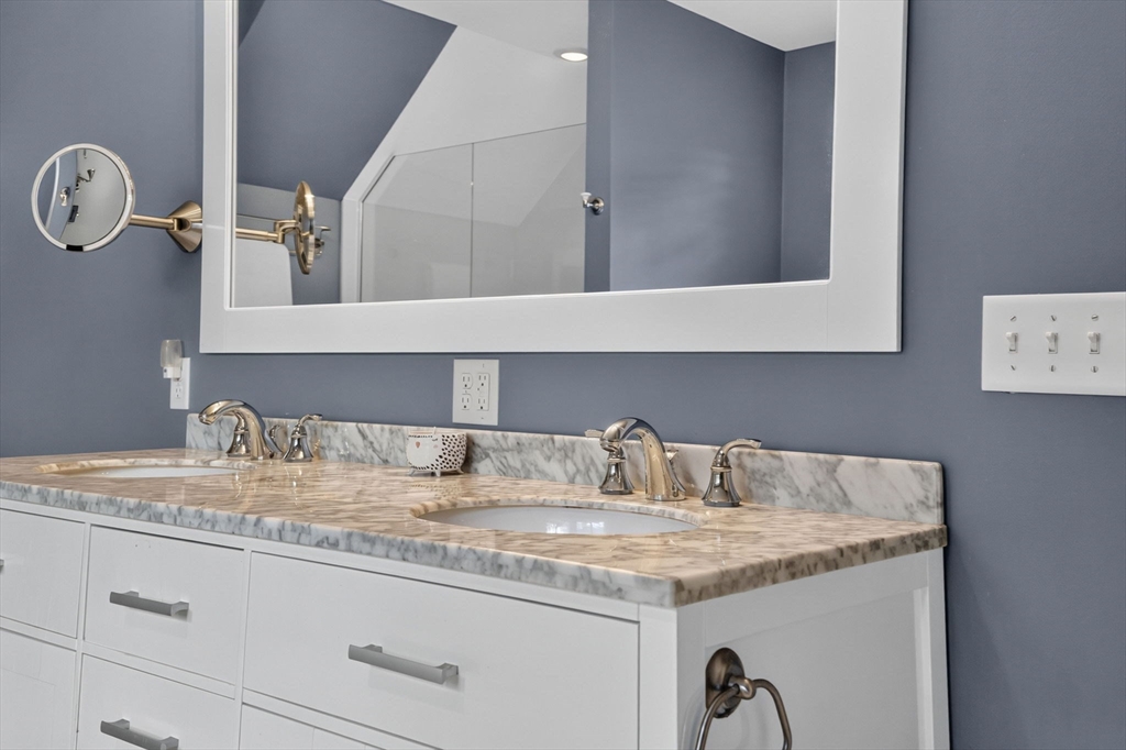 20 Hill Top Road Wellesley, MA 02482 - Photo 15 of 23