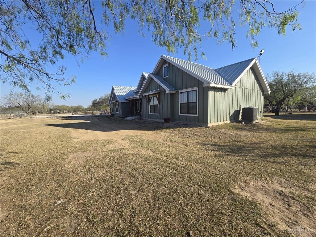 8321 Mile 9 Road Mission, TX 78574 - Photo 3 of 19