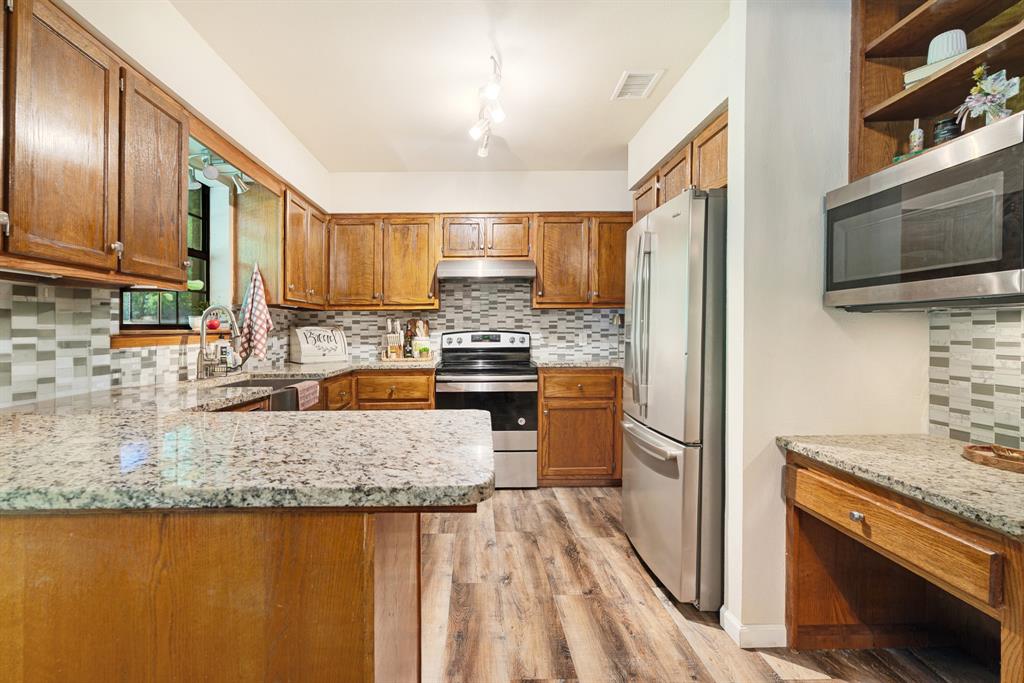 544 Turtle Creek Drive Reno, TX 75462 - Photo 5 of 18