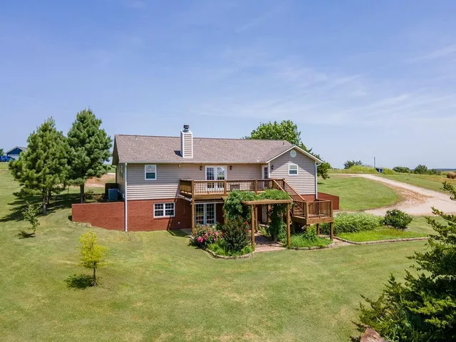$370,000 | 220 Overlook Drive, Caney, KS 67333