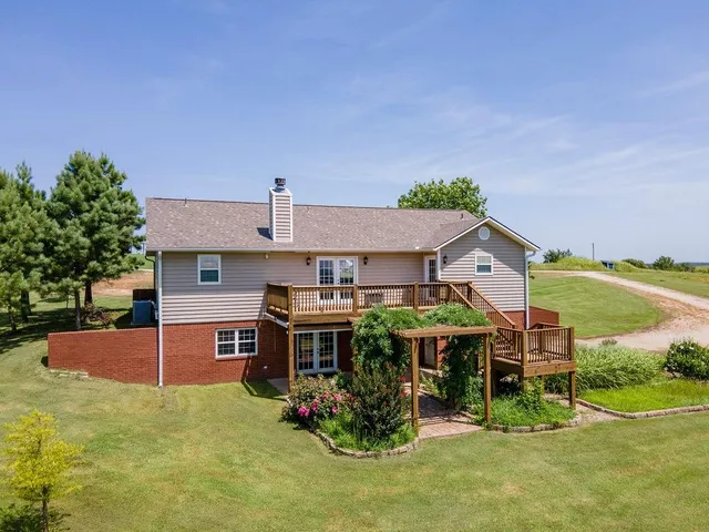 $370,000 | 220 Overlook Drive, Caney, KS 67333