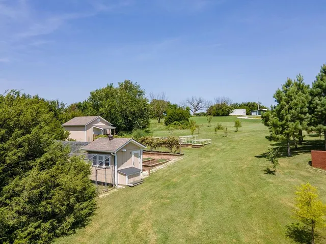 $370,000 | 220 Overlook Drive, Caney, KS 67333