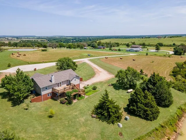 $370,000 | 220 Overlook Drive, Caney, KS 67333