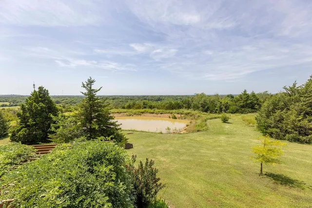 $370,000 | 220 Overlook Drive, Caney, KS 67333