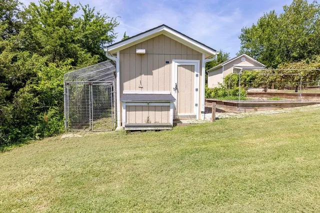 $370,000 | 220 Overlook Drive, Caney, KS 67333