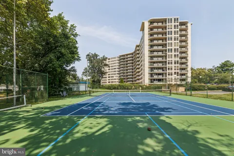 a view of a tennis court