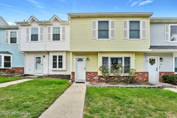 $389,900 | 121 Joan Court, Jackson, NJ 08527