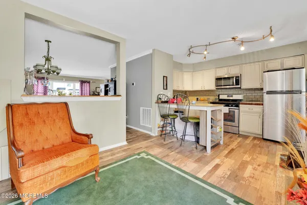 $389,900 | 121 Joan Court, Jackson, NJ 08527