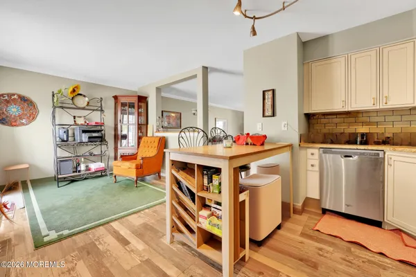 $389,900 | 121 Joan Court, Jackson, NJ 08527