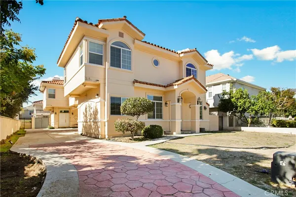 $1,120,000 | 215 South 5th Avenue, Unit A, Arcadia, CA 91006