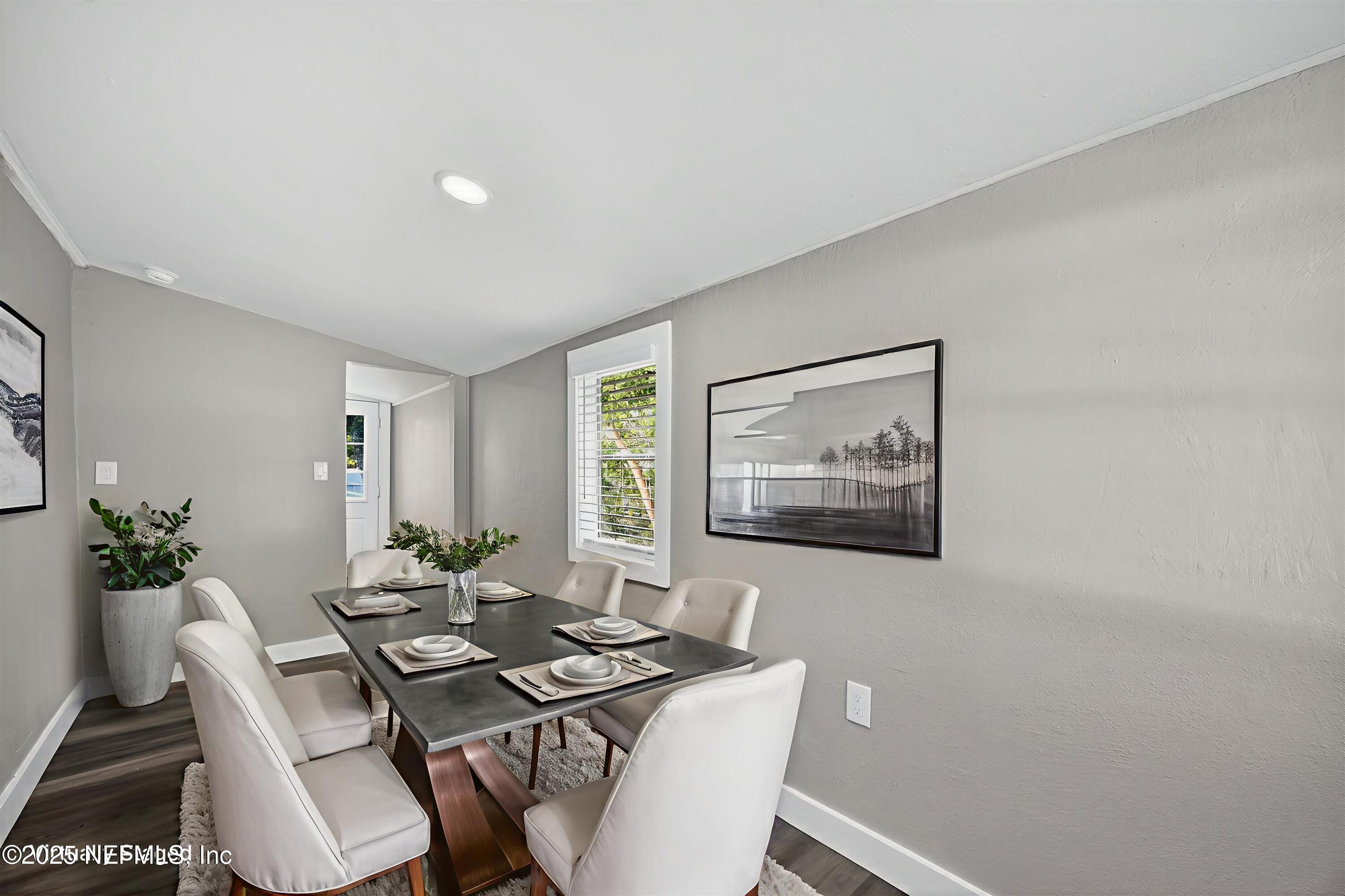 5202 Birkenhead Road Jacksonville, FL 32210 - Photo 18 of 42 Virtually Staged Dining Room