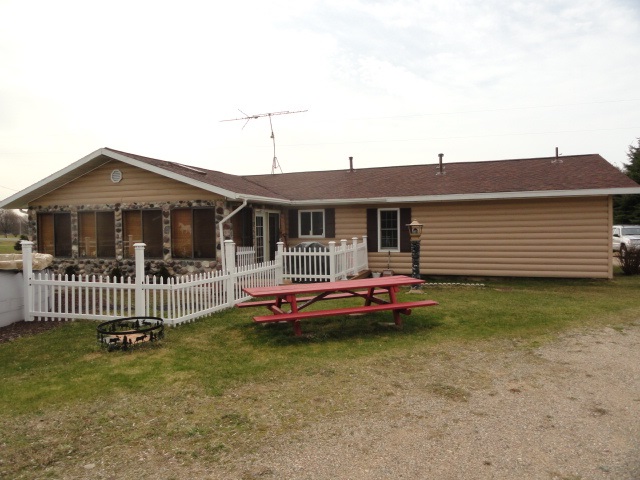 4750 Hoover Road Barryton, MI 49305 - Photo 3 of 18 1813337-2.JPG