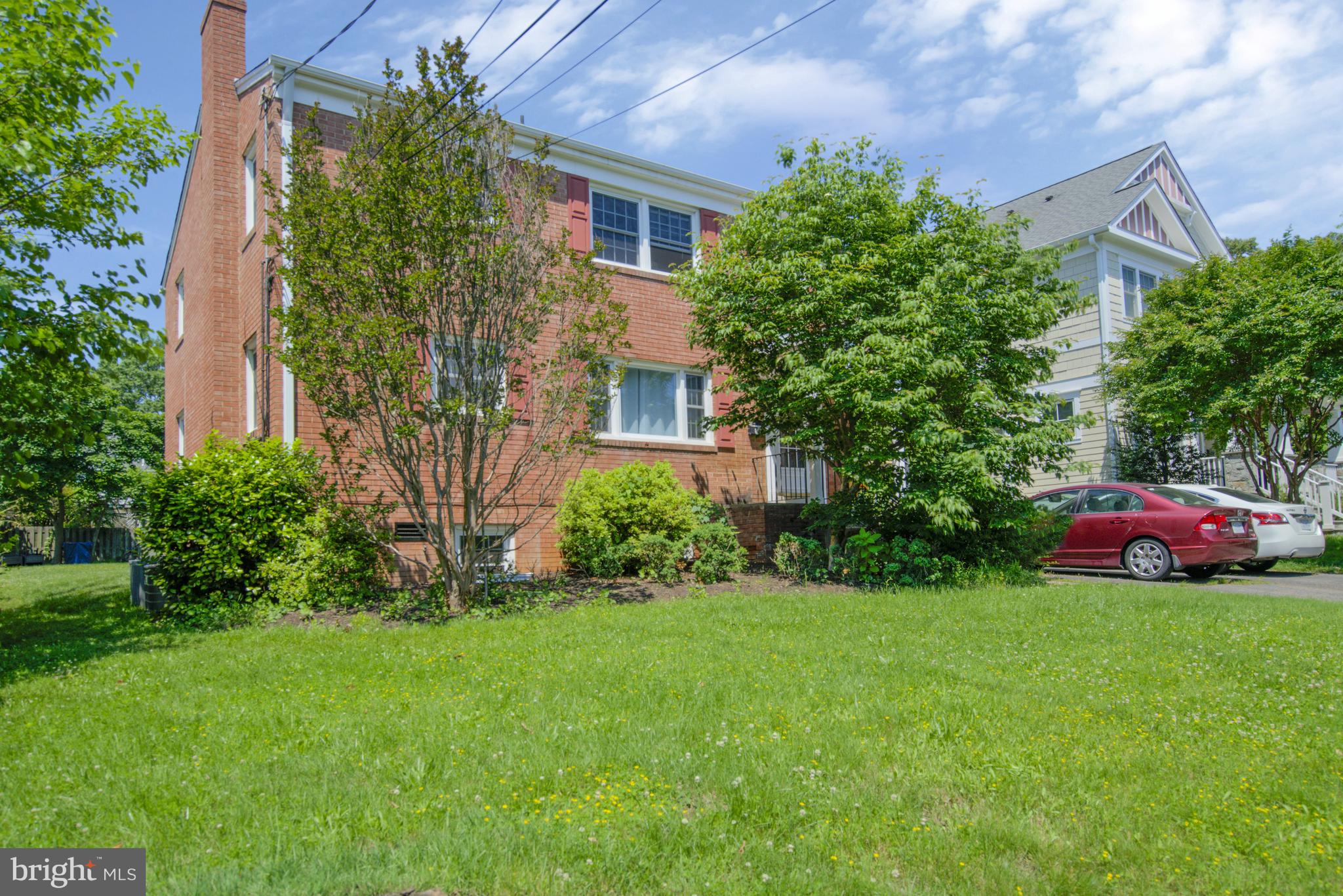 706 North Cleveland Street Arlington, VA 22201 - Photo 49 of 59 a house view with a garden space