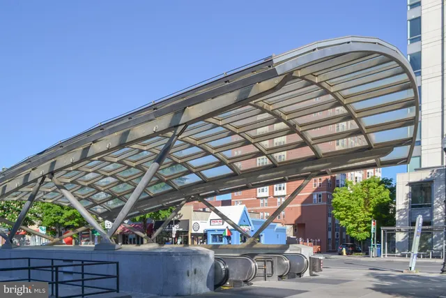 $1,570,600 | 706 North Cleveland Street, Arlington, VA 22201