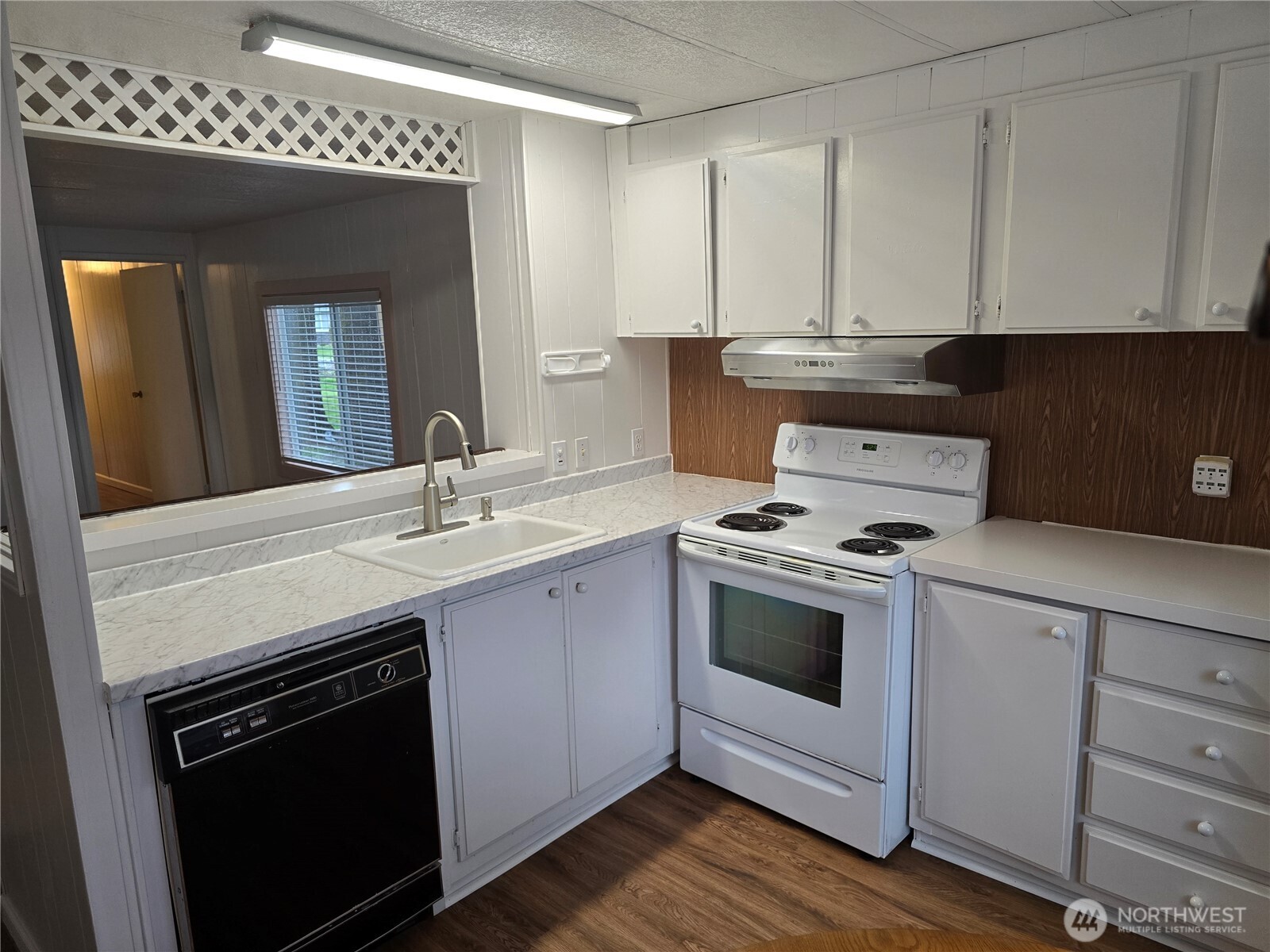1014 West Smith Road, Unit 14 Bellingham, WA 98226 - Photo 4 of 15 Gallery Image 4