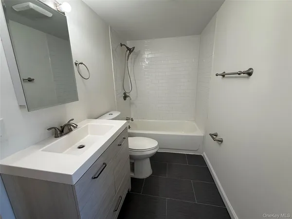 $599,900 | 225 Fir Grove Road, Ronkonkoma, NY 11779