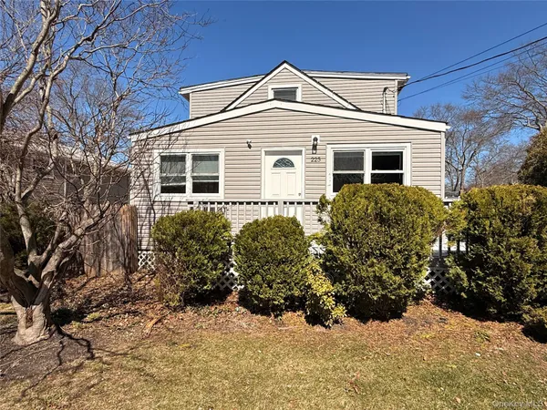 $599,900 | 225 Fir Grove Road, Ronkonkoma, NY 11779