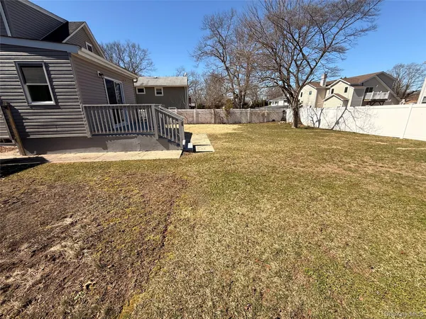 $599,900 | 225 Fir Grove Road, Ronkonkoma, NY 11779