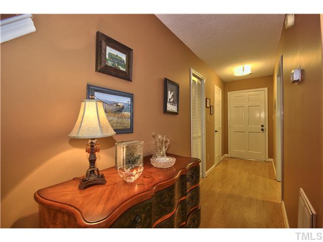 4648 Fawnbrook Circle Raleigh, NC 27612 - Photo 2 of 16 Gallery Image 2