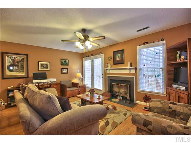 4648 Fawnbrook Circle Raleigh, NC 27612 - Photo 3 of 16 Gallery Image 3