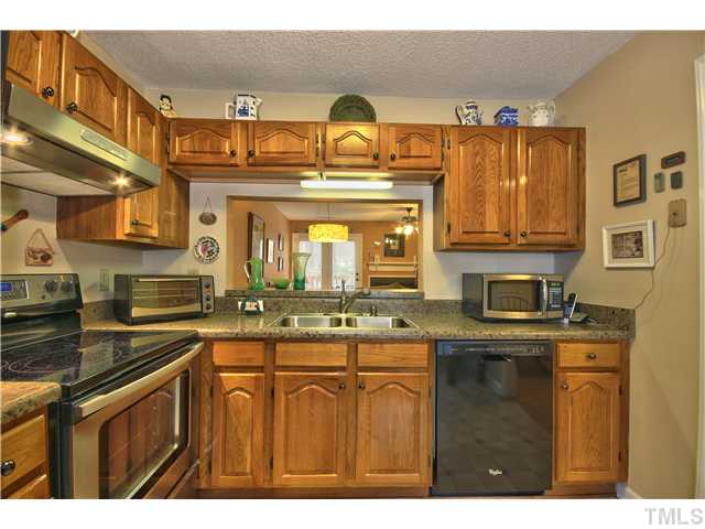 4648 Fawnbrook Circle Raleigh, NC 27612 - Photo 6 of 16 Gallery Image 6