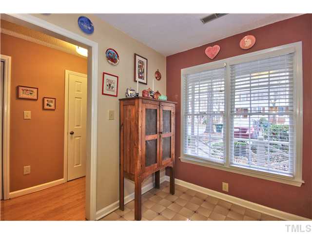 4648 Fawnbrook Circle Raleigh, NC 27612 - Photo 8 of 16 Gallery Image 8