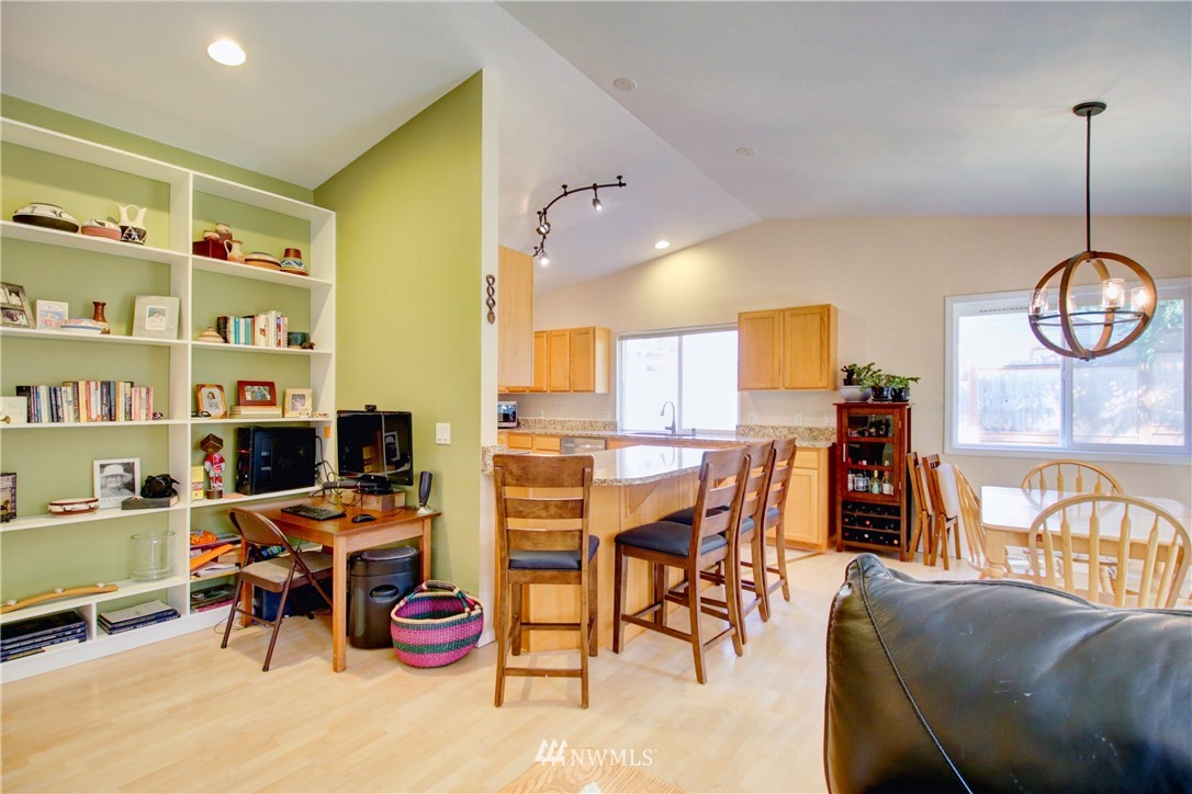 2507 Shannon Point Road Anacortes, WA 98221 - Photo 4 of 27 Gallery Image 4