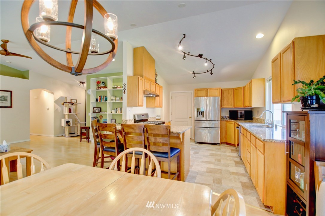 2507 Shannon Point Road Anacortes, WA 98221 - Photo 6 of 27 Gallery Image 6