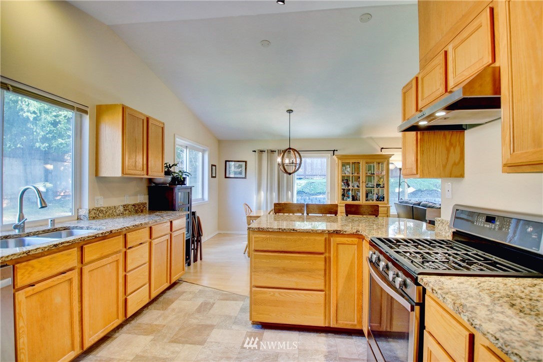 2507 Shannon Point Road Anacortes, WA 98221 - Photo 10 of 27 Gallery Image 10