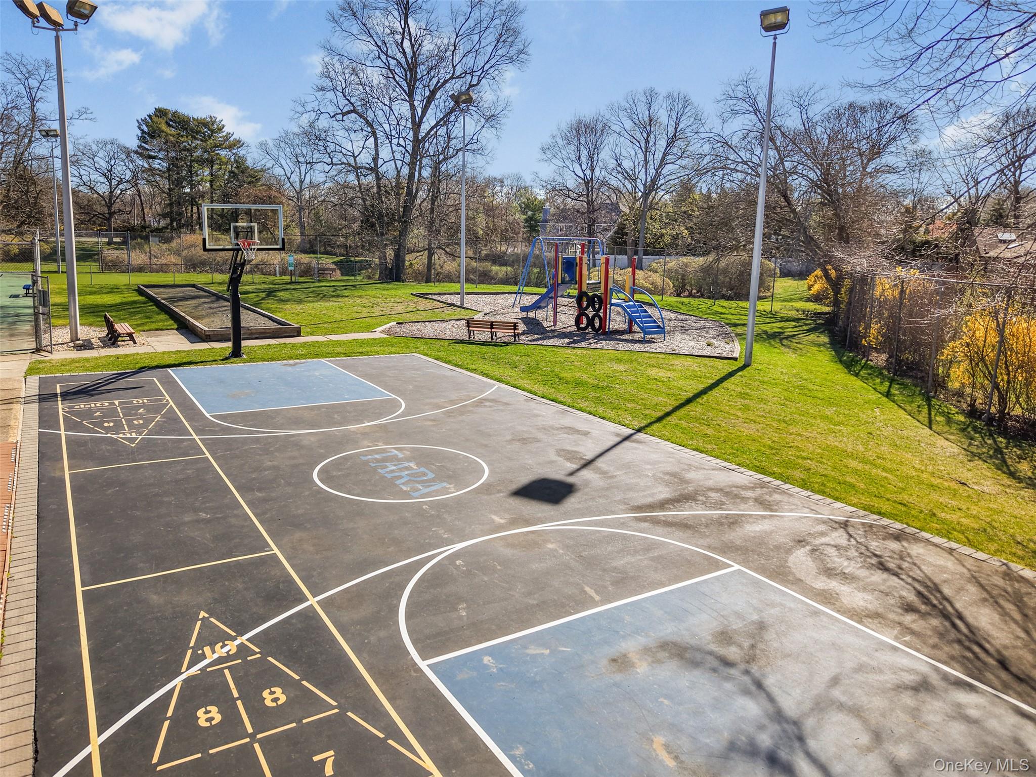 85 Rhett Drive Commack, NY 11725 - Photo 18 of 20