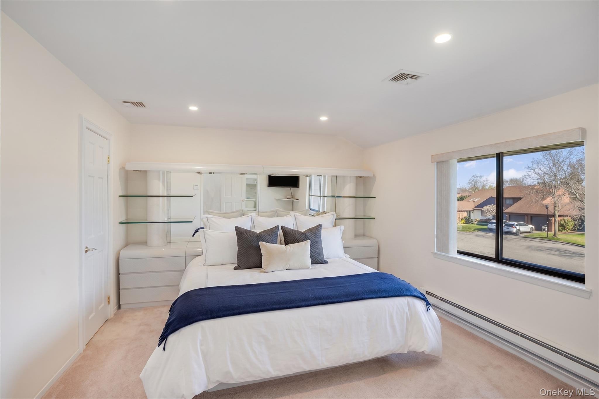 85 Rhett Drive Commack, NY 11725 - Photo 7 of 20