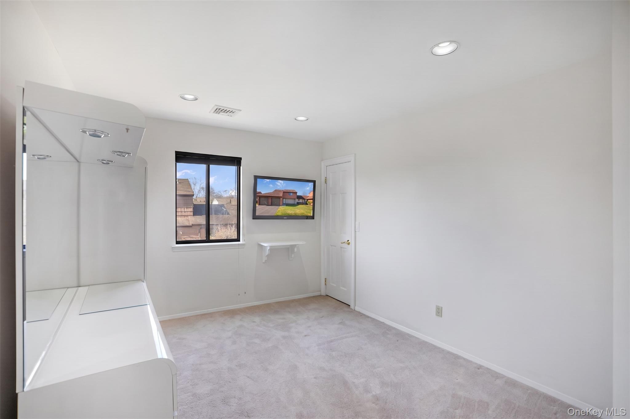 85 Rhett Drive Commack, NY 11725 - Photo 9 of 20