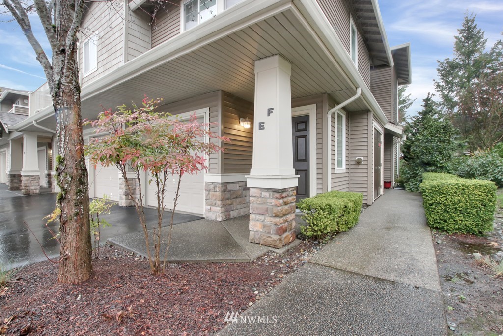 6136 Isaac Avenue Southeast, Unit E21, Auburn, WA 98092 Compass