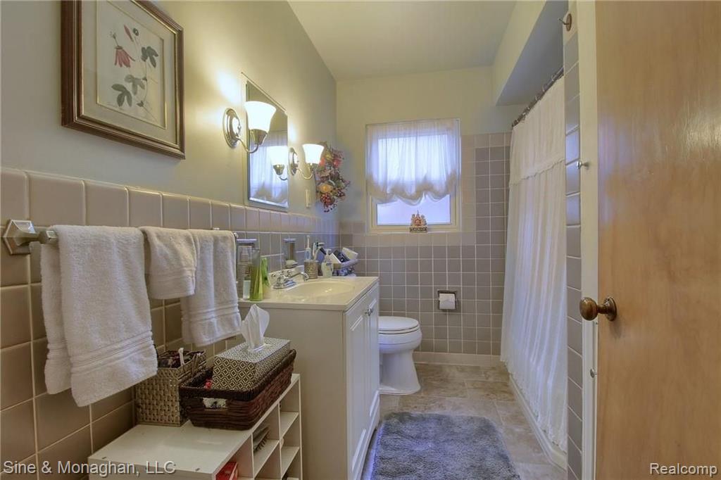 319 Lothrop Road Grosse Pointe Farms, MI 48236 - Photo 23 of 29