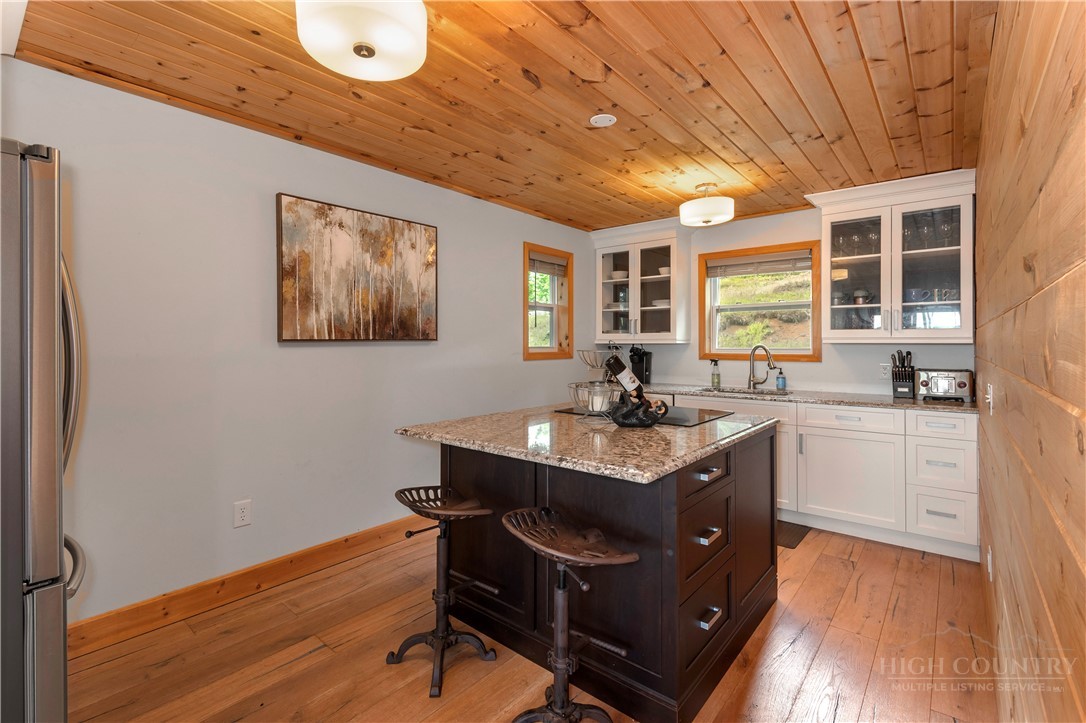 108 Windridge Road Beech Mountain, NC 28604 - Photo 12 of 49