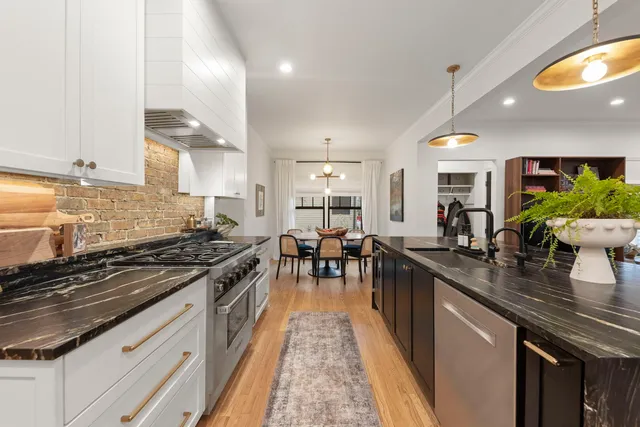 $1,200,000 | 578 Lee Street, Glen Ellyn, IL 60137