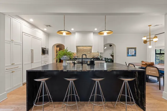 $1,200,000 | 578 Lee Street, Glen Ellyn, IL 60137