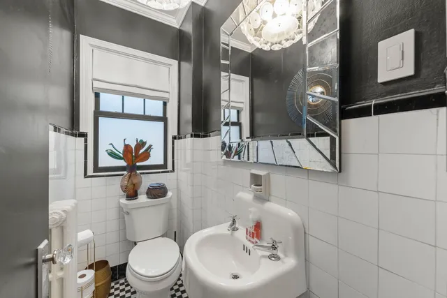 $1,200,000 | 578 Lee Street, Glen Ellyn, IL 60137