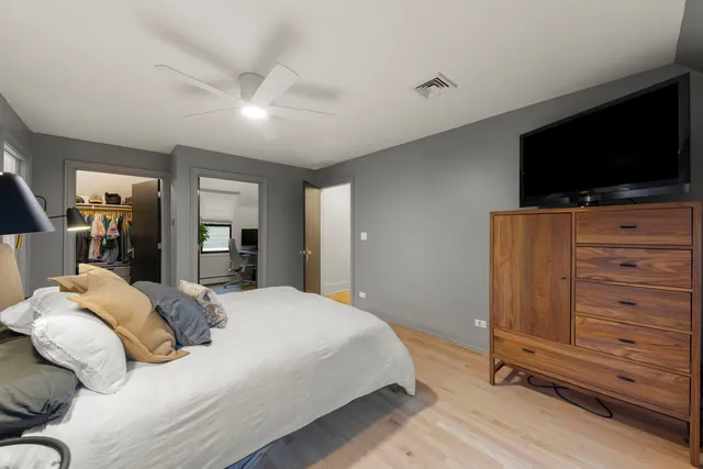 $1,200,000 | 578 Lee Street, Glen Ellyn, IL 60137