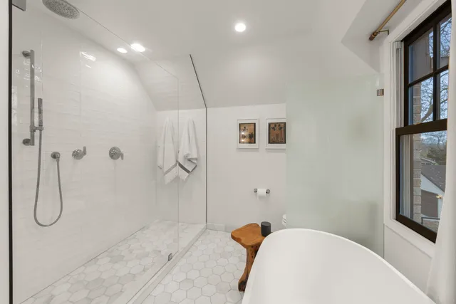 $1,200,000 | 578 Lee Street, Glen Ellyn, IL 60137